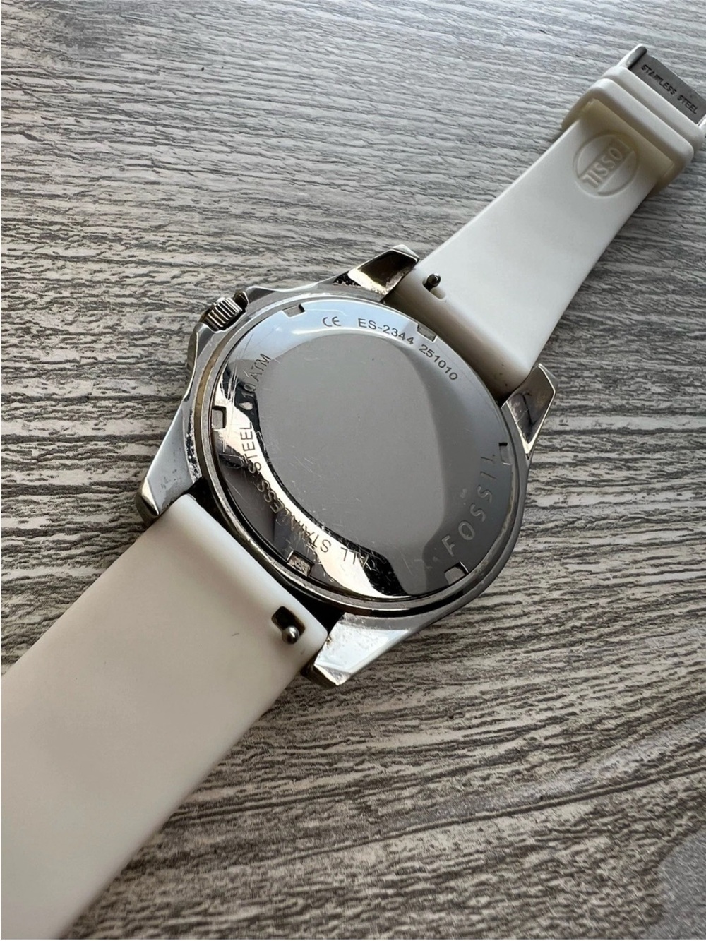 Fossil Silver Dial Watch with White Strap and Crystal Bezel - Picture 4 of 7